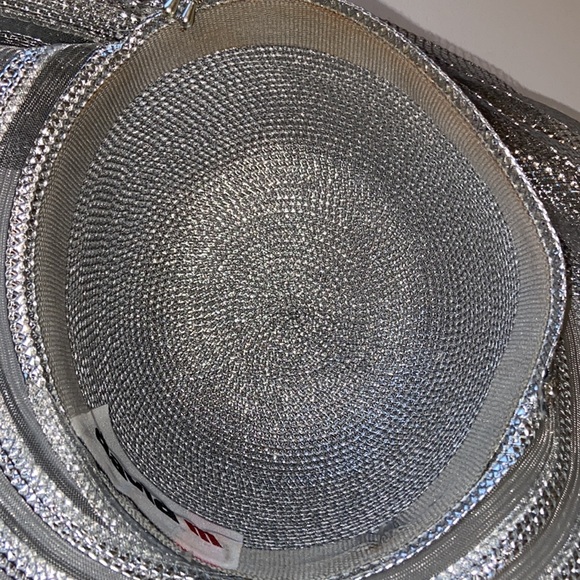 Fabulous David M Metallic Silver Church Dress Hat - Picture 10 of 11